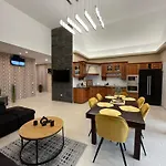 Luxury Villa *