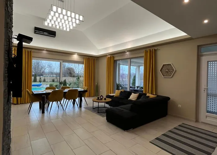 Luxury Zamárdi